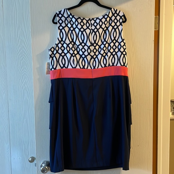 Dressbarn Signature Sabrina Dress - Picture 2 of 8